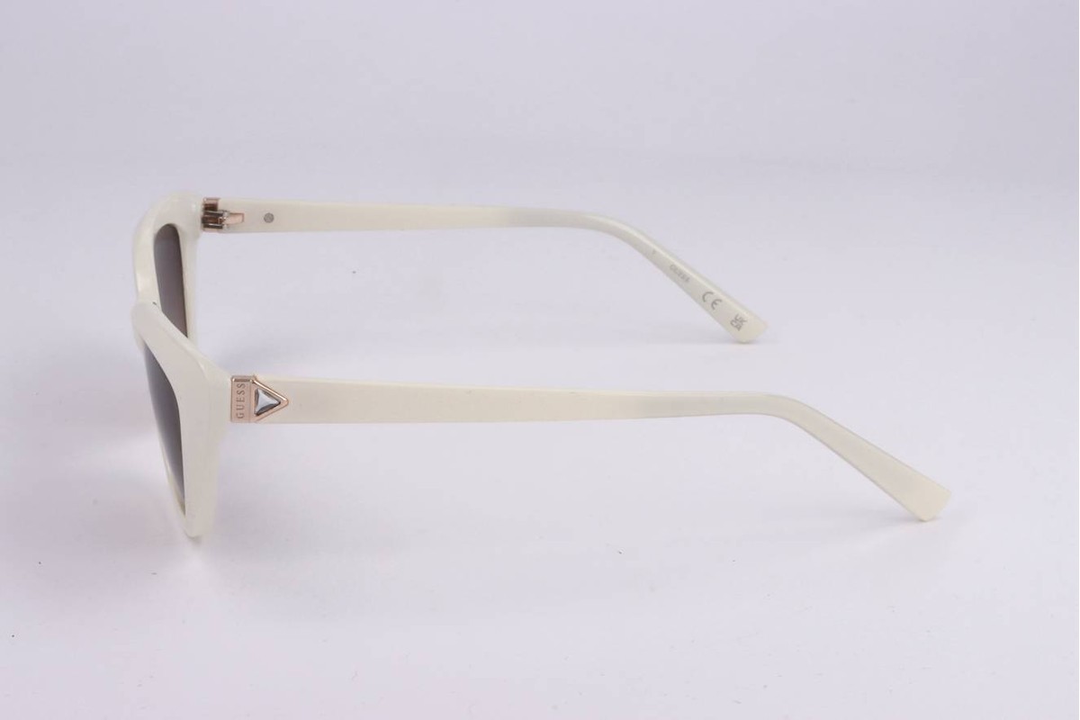 Guess Factory GF6197 — Sunglasses - Image 3